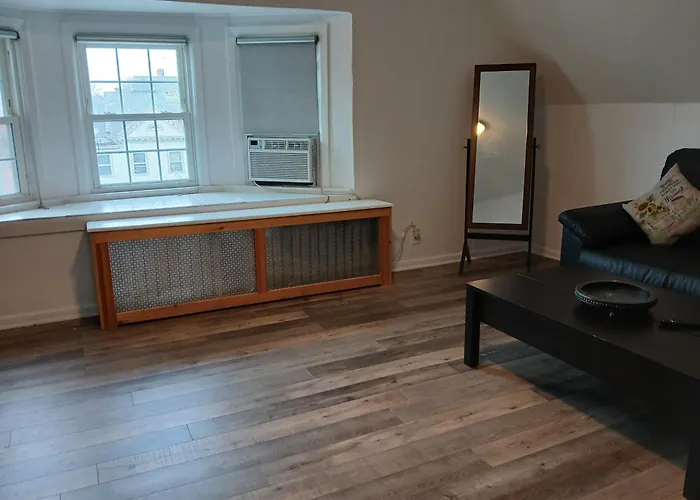 Gorgeous Victorian House!! Entire Suite In Sam\'S Home