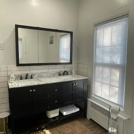 Gorgeous Victorian House!! Entire Suite In Sam'S Home New York Exterior photo