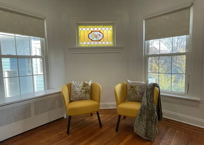 Gorgeous Victorian House!! Entire Suite In Sam\'S Home